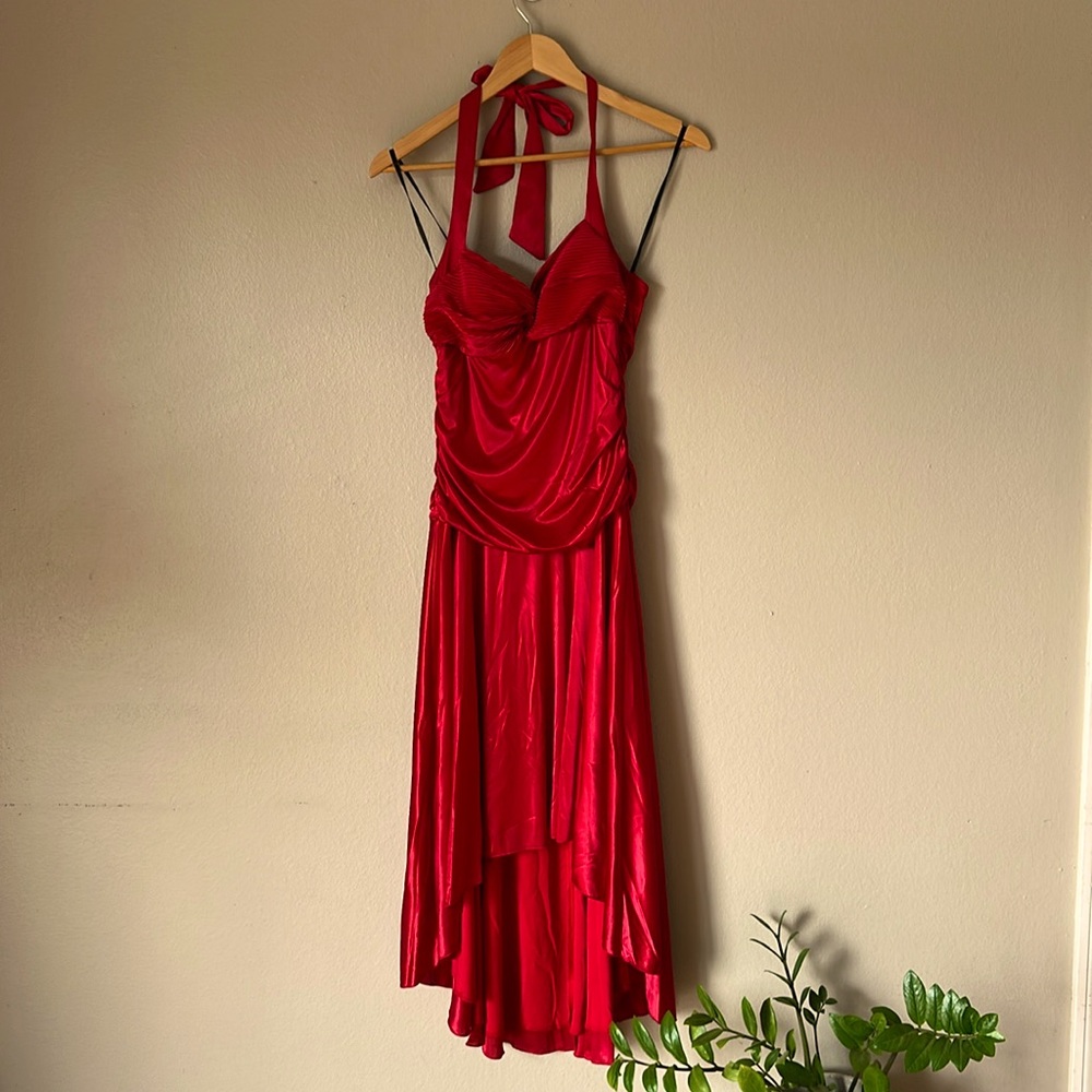 Red City Triangle Cocktail Dress 💃🏻